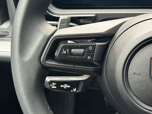 Certified 2025 Porsche Cayenne image 27