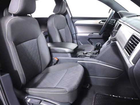 Used 2021 Volkswagen Atlas Cross Sport S image 37