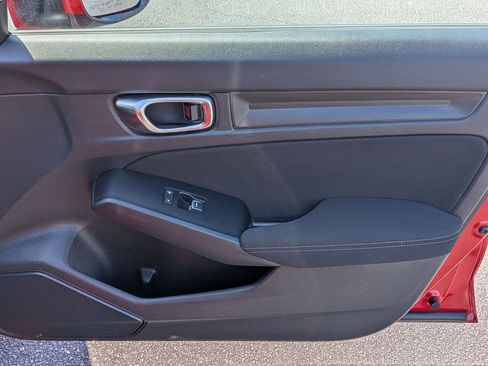 Used 2025 Honda Civic Sport image 32