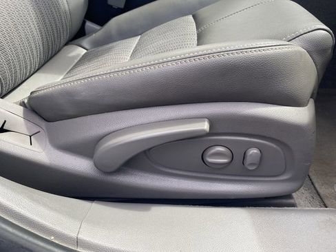 Used 2018 Chevrolet Impala LT image 16