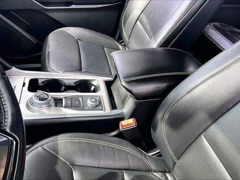 Used 2020 Ford Explorer XLT w/ Equipment Group 202A image 15