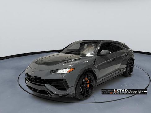 Used 2023 Lamborghini Urus Performante image 1