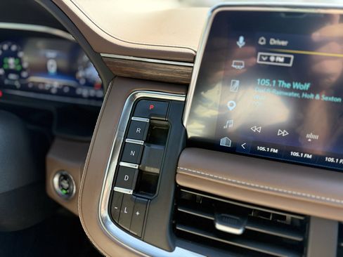 Used 2023 Chevrolet Tahoe High Country w/ Advanced Technology Package AWD/4WD image 39