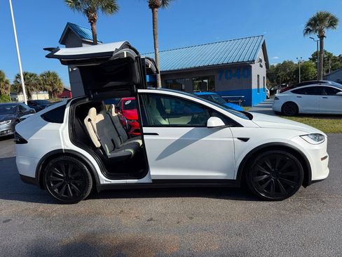 Used 2022 Tesla Model X AWD/4WD image 4
