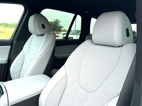 New 2026 BMW X5 sDrive40i w/ M Sport Package RWD image 11