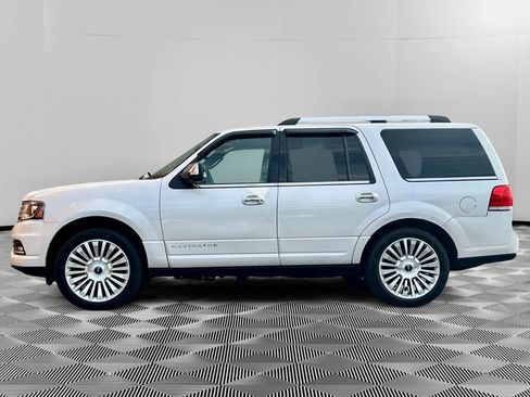 Used 2016 Lincoln Navigator Reserve image 7
