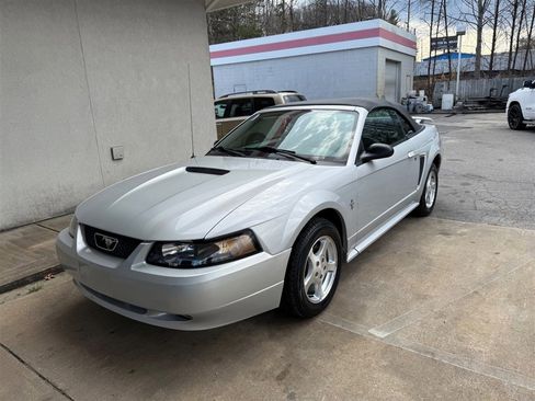 Used 2002 Ford Mustang Convertible image 13