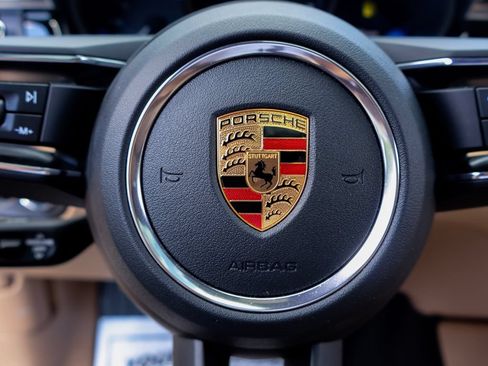 Certified 2026 Porsche Macan AWD/4WD image 21