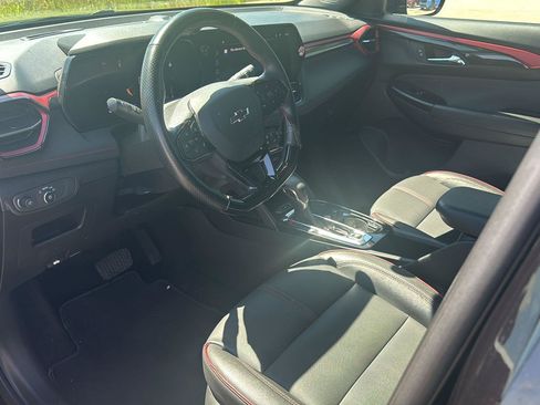Used 2024 Chevrolet TrailBlazer RS FWD image 11