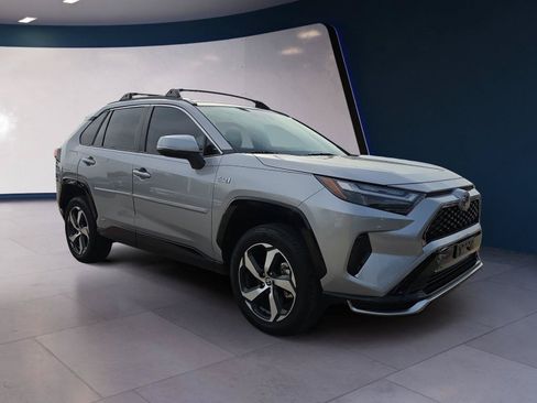 Used 2024 Toyota RAV4 SE w/ Weather & Moonroof Package AWD/4WD image 7