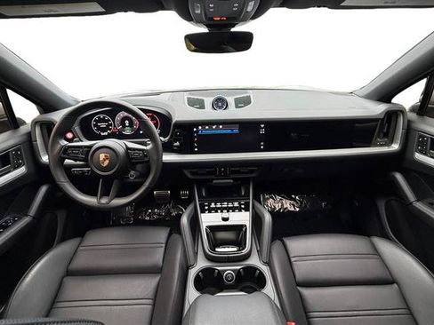 Used 2025 Porsche Cayenne S AWD/4WD image 12