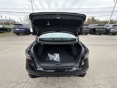 New 2026 Nissan Sentra SR w/ SR Premium Package FWD image 23