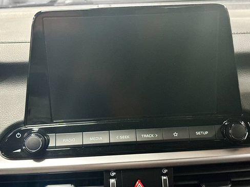 Used 2022 Kia Forte LXS FWD image 18