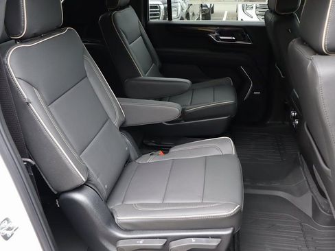 New 2026 GMC Yukon XL Elevation AWD/4WD image 24