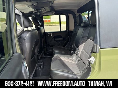 Used 2023 Jeep Gladiator Sport AWD/4WD image 23