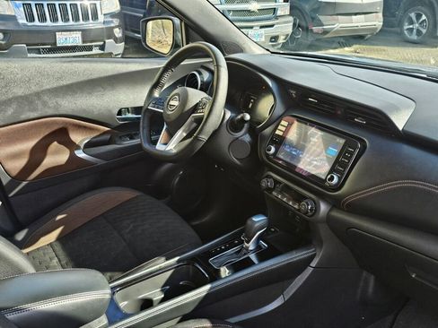 Used 2022 Nissan Kicks SR image 10