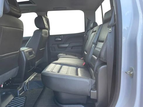 Used 2018 GMC Sierra 2500 Denali w/ Suspension Package, Off-Road AWD/4WD image 17