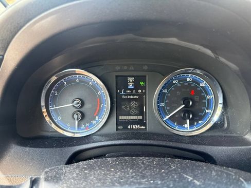 Used 2018 Toyota Corolla SE FWD image 12