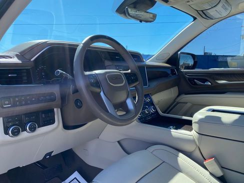 Used 2024 GMC Yukon XL Denali w/ Denali Reserve Package image 11