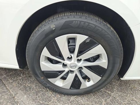 Used 2023 Nissan Altima 2.5 S FWD image 13