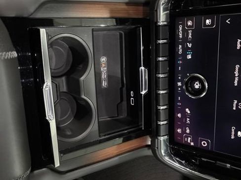 Used 2025 GMC Yukon XL Denali AWD/4WD image 21