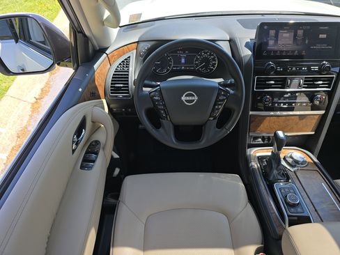 Used 2024 Nissan Armada SL w/ Captain's Chairs Package AWD/4WD image 33
