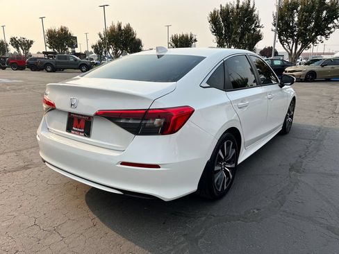 Used 2024 Honda Civic EX image 3