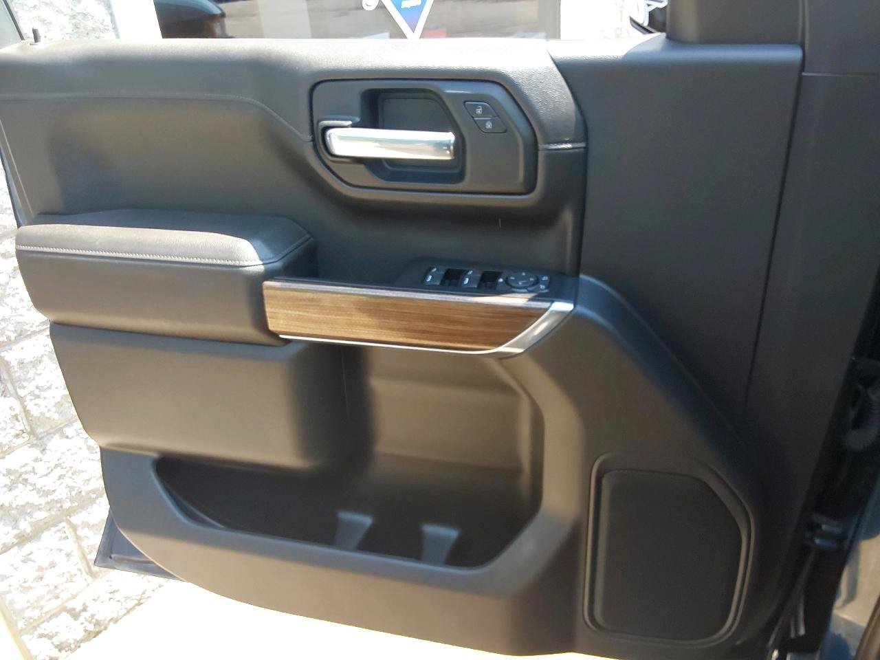 Used 2021 Chevrolet Silverado 1500 RST AWD/4WD image 32