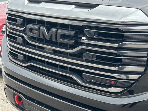 Used 2024 GMC Sierra 1500 AT4 w/ Technology Package image 3