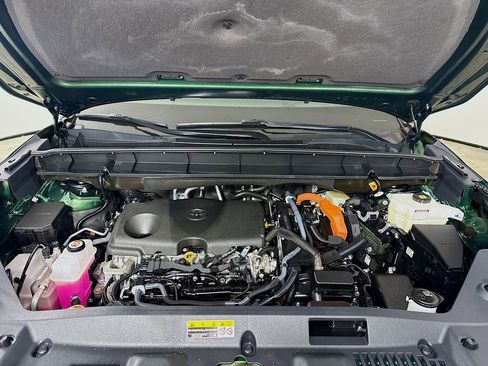 Certified 2025 Toyota Highlander Platinum image 32