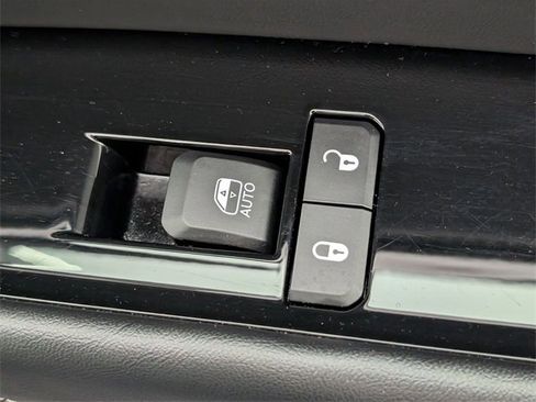 Used 2022 Jeep Wagoneer Series III w/ Rear Seat Video Group 1 image 39