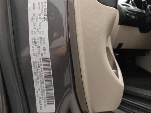 Used 2019 Dodge Grand Caravan SXT FWD image 33