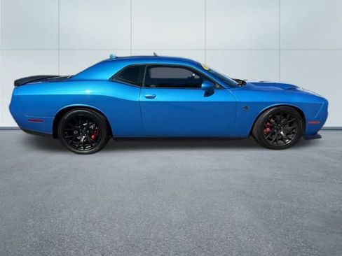 Used 2016 Dodge Challenger SRT Hellcat image 7