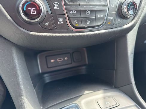 Used 2024 Chevrolet Equinox LT AWD/4WD image 24