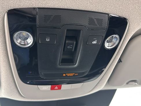 New 2025 Kia Niro EX Touring image 29