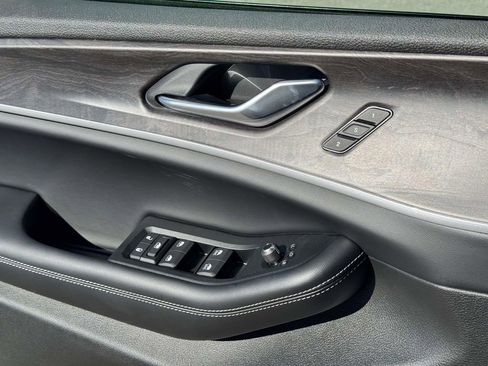 New 2025 Jeep Grand Cherokee L Limited w/ Black Appearance Package image 10