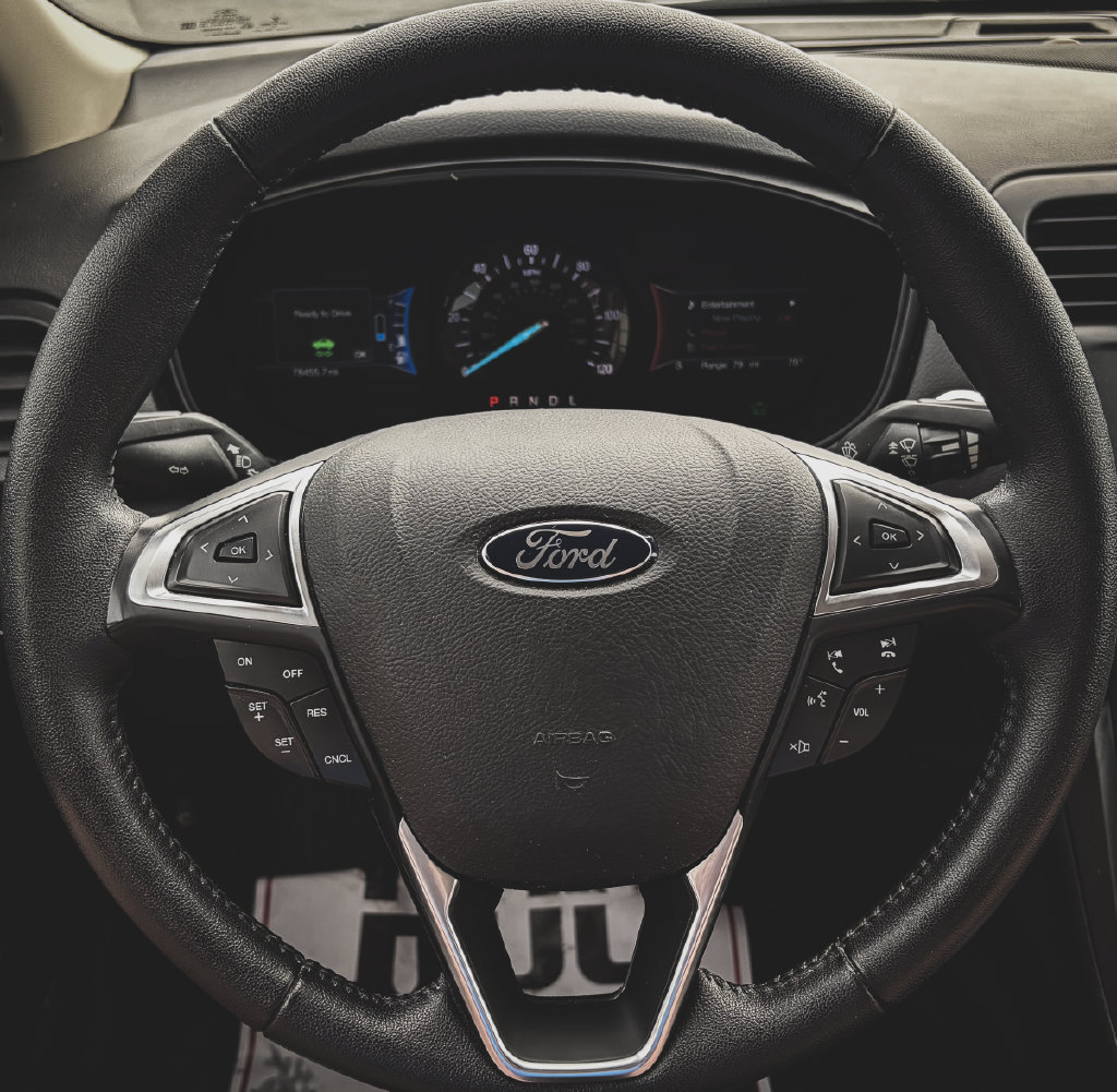 Used 2018 Ford Fusion SE w/ Equipment Group 601A FWD image 11