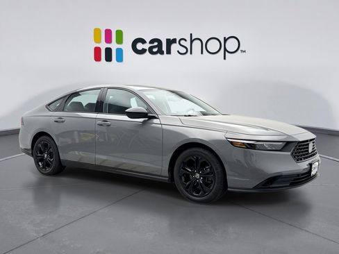 Used 2025 Honda Accord SE image 7