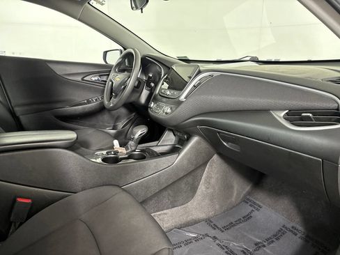 Used 2025 Chevrolet Malibu LT FWD image 28