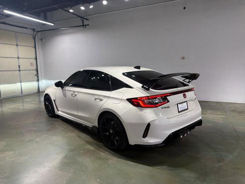 Used 2023 Honda Civic Type R image 6