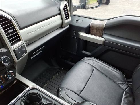 Used 2018 Ford F250 Lariat w/ Lariat Ultimate Package AWD/4WD image 34