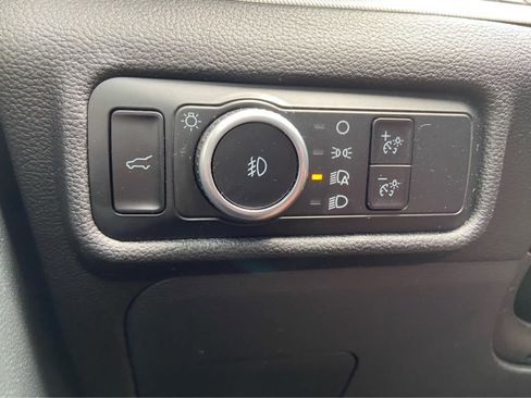 Used 2023 Ford Explorer XLT w/ Equipment Group 202A AWD/4WD image 33