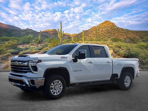 Used 2024 Chevrolet Silverado 2500 LTZ w/ LTZ Convenience Package AWD/4WD image 6