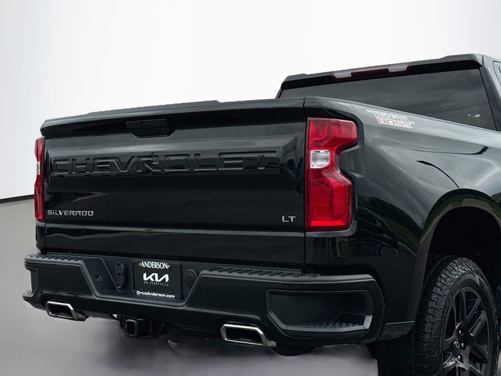 Used 2022 Chevrolet Silverado 1500 LT Trail Boss w/ Bed Protection Package AWD/4WD image 6