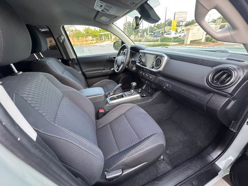 Used 2022 Toyota Tacoma SR5 w/ Trail Edition AWD/4WD image 12