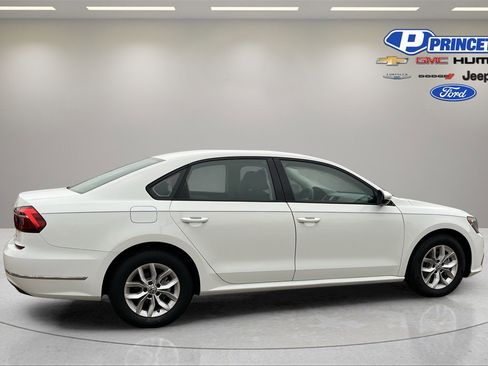 Used 2018 Volkswagen Passat 2.0T S image 8