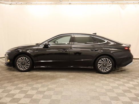 Used 2025 Hyundai Sonata Limited FWD image 2