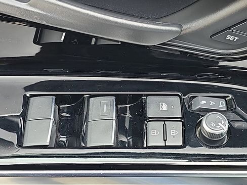 Certified 2023 Subaru Solterra AWD image 31