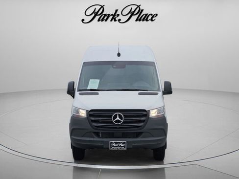 Used 2024 Mercedes-Benz Sprinter 3500 image 7