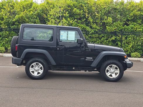 Used 2014 Jeep Wrangler Sport w/ Connectivity Group AWD/4WD image 3